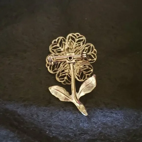 Vintage Silver flower Goldstone brooch - Picture 2 of 6